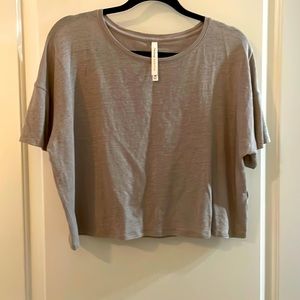 Aritzia linen crop tee size medium